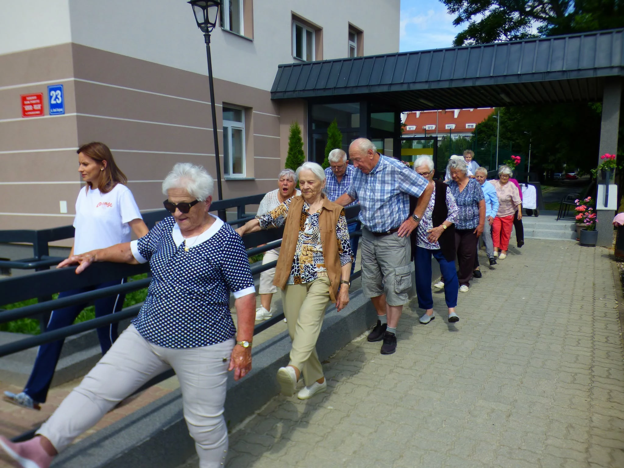 Senior-Wigor pokazuje codzienną pracę opiekunów seniorów - zdjęcie 11