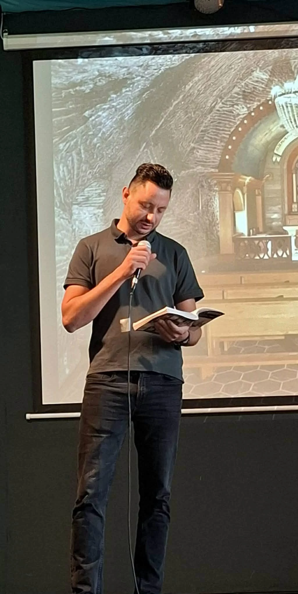 „Dziady” zabrzmiały w Zespole Szkół w Strzegomiu - zdjęcie 3