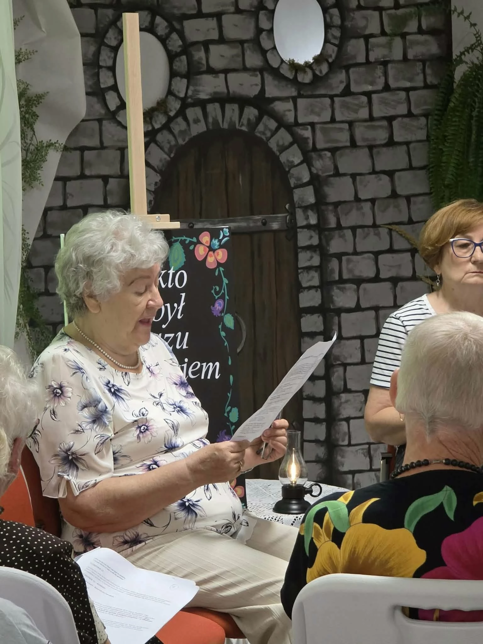 „Dziady” zabrzmiały w strzegomskiej bibliotece - zdjęcie 11