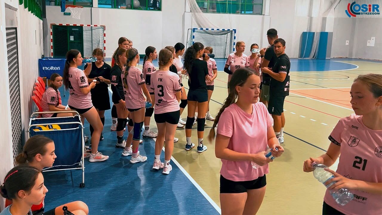 Sportowe lato na OSiR Strzegom. Siatkarski obóz Adrenaliny Sobótka w granitowym sercu Polski - zdjęcie 5