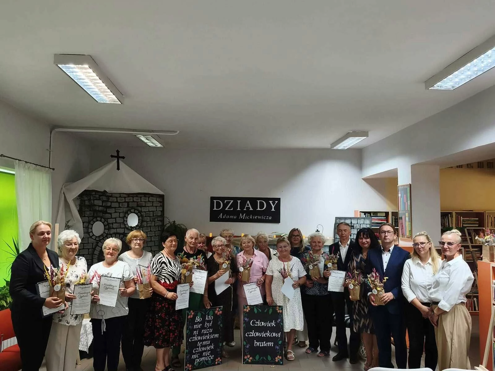 „Dziady” zabrzmiały w strzegomskiej bibliotece - zdjęcie 1
