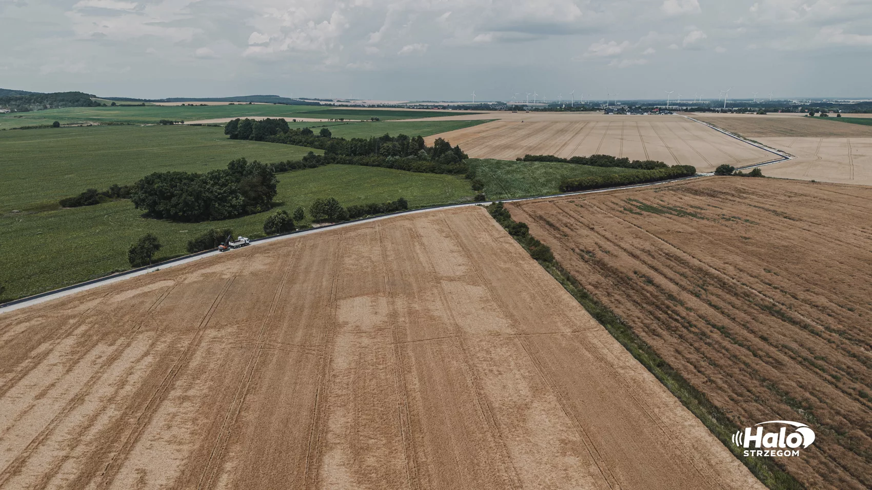 Asfalt pojawił się na trasie Jaroszów–Skarżyce–Morawa–Strzegom. Inwestycja weszła w kolejny etap - zdjęcie 1