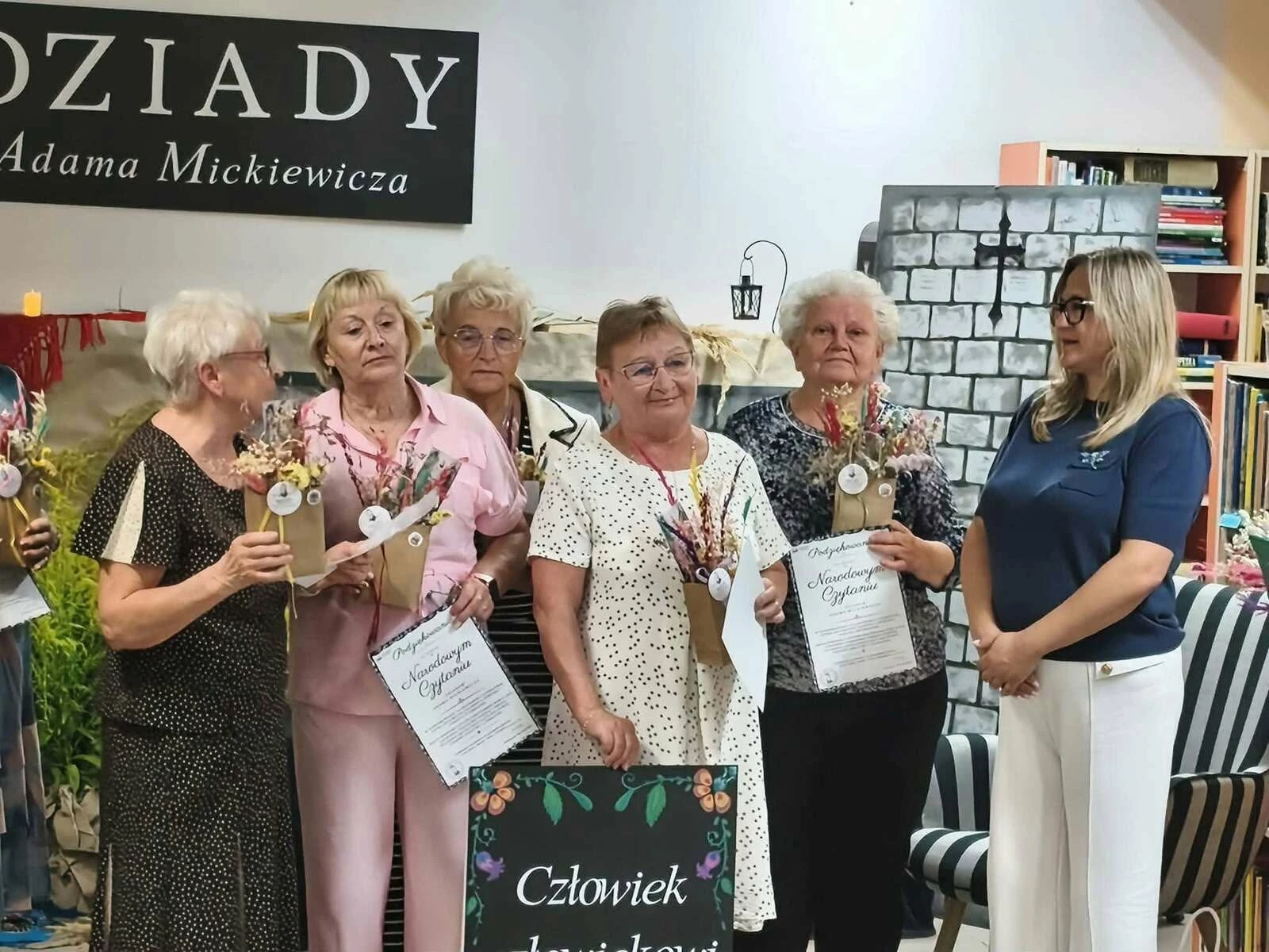 „Dziady” zabrzmiały w strzegomskiej bibliotece - zdjęcie 14