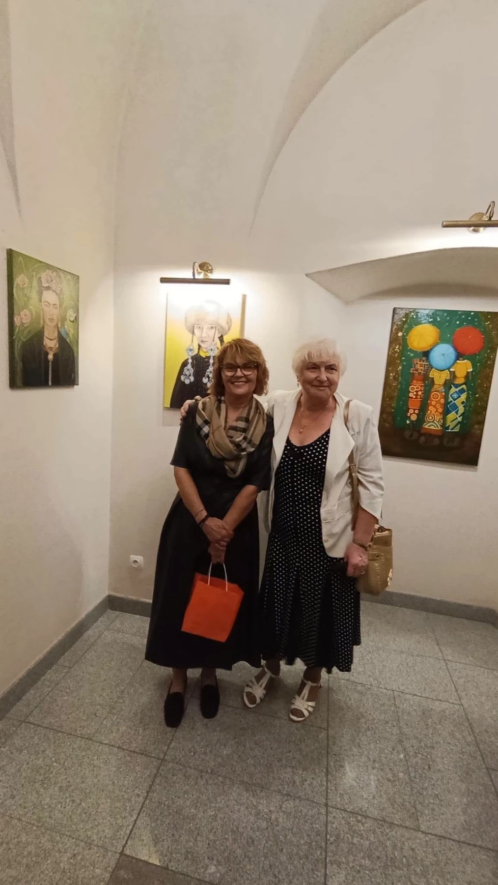 „Obudziłam się w kolorze”. Wernisaż Jadwigi Pozner w Strzegomiu - zdjęcie 20