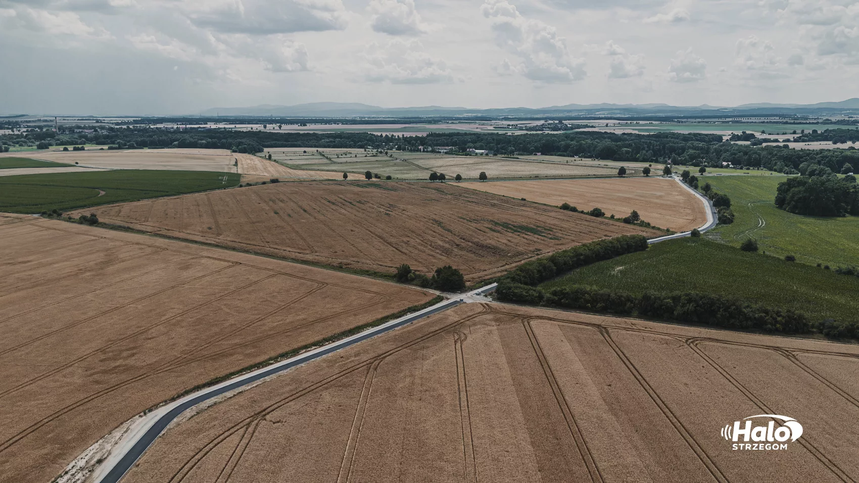 Asfalt pojawił się na trasie Jaroszów–Skarżyce–Morawa–Strzegom. Inwestycja weszła w kolejny etap - zdjęcie 4