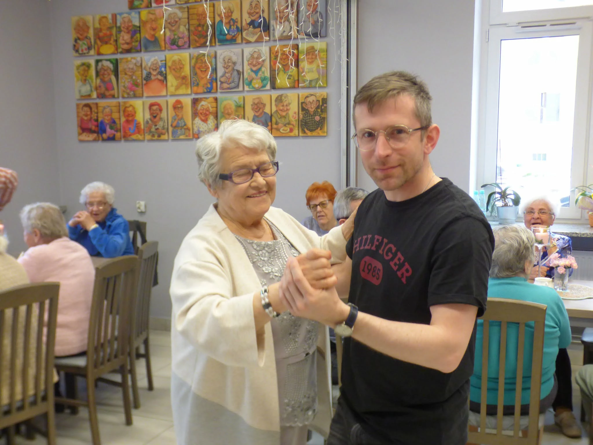 Senior-Wigor pokazuje codzienną pracę opiekunów seniorów - zdjęcie 7
