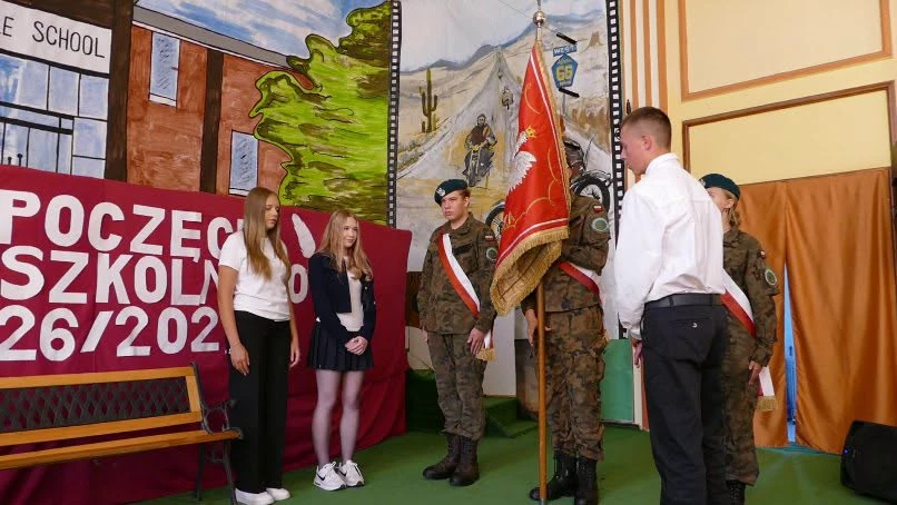 Nowy rok w strzegomskim liceum. Ośmioro uczniów nagrodzonych - zdjęcie 9