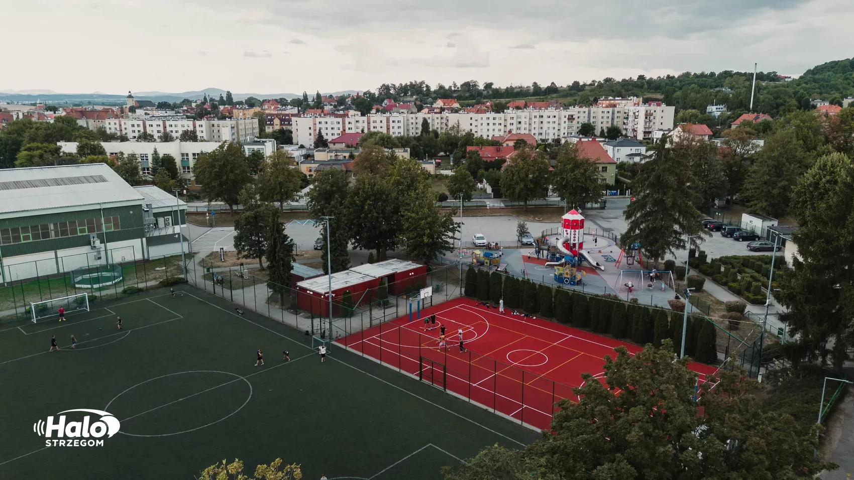 Odnowione boisko wielofunkcyjne na OSiR. Boisko już służy mieszkańcom - aktualizacja, zdjęcie 4