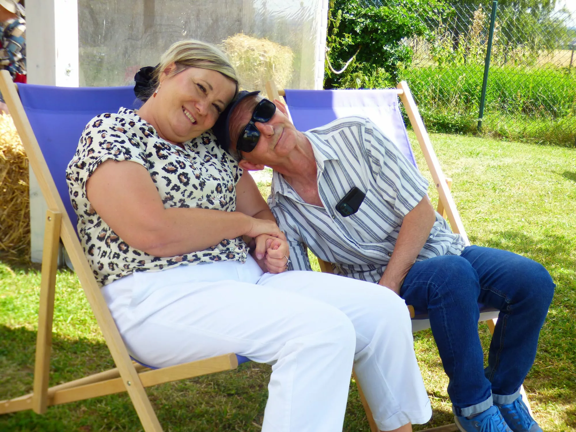 Fioletowy relaks u stóp Gór Sowich. Strzegomscy seniorzy z wizytą na plantacji lawendy - zdjęcie 2