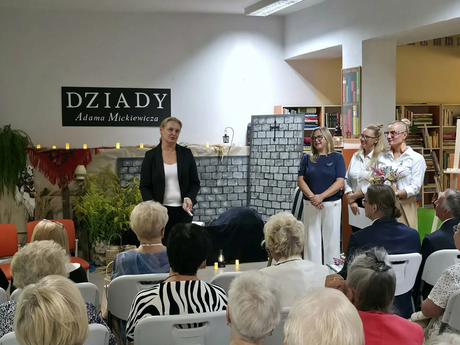 „Dziady” zabrzmiały w strzegomskiej bibliotece - zdjęcie 7