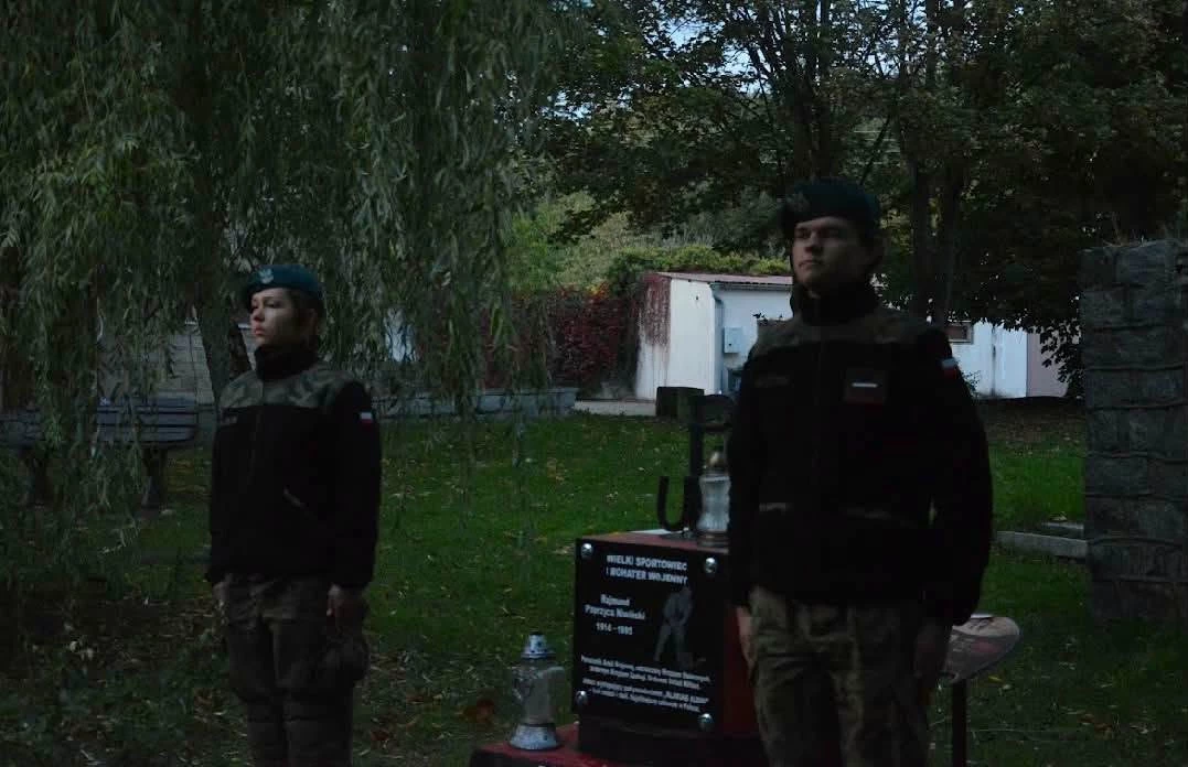 Nocny marsz i szkolenia. Strzegomscy strzelcy z WOT - zdjęcie 10